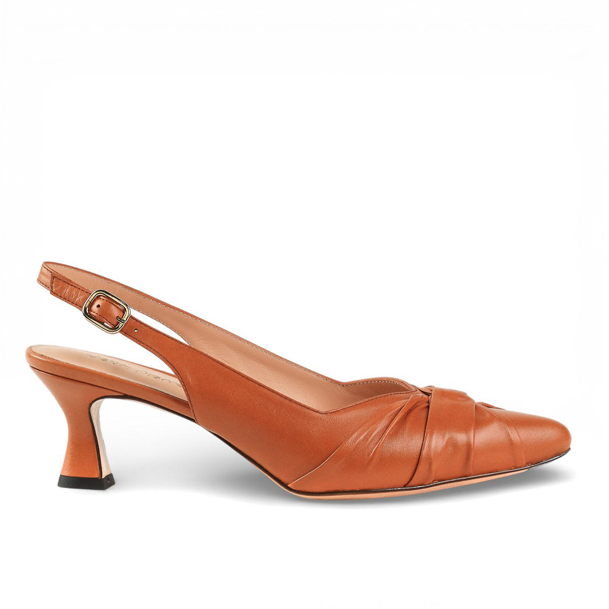 Zapatillas de piel estilo kitten heels con plisado frontal para dama
