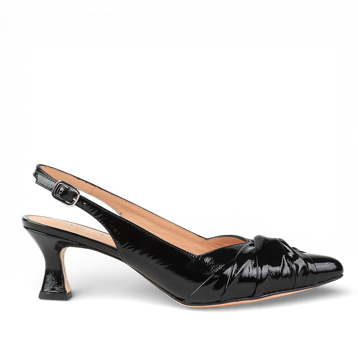 Zapatillas de charol estilo kitten heels con plisado frontal para dama