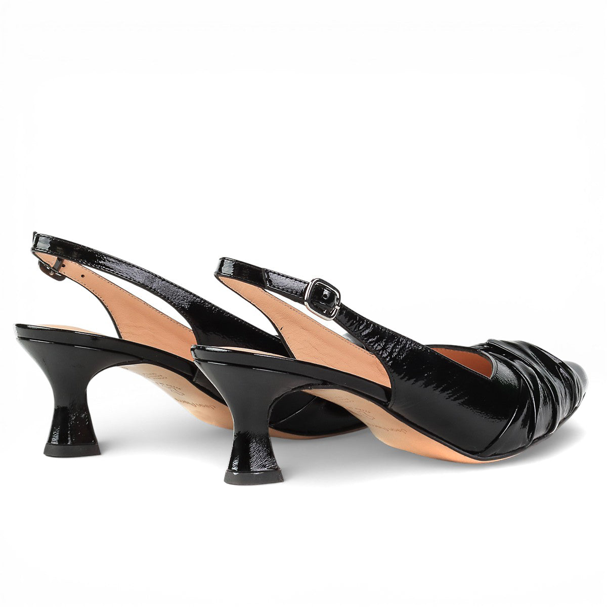 Zapatillas de charol estilo kitten heels con plisado frontal para dama