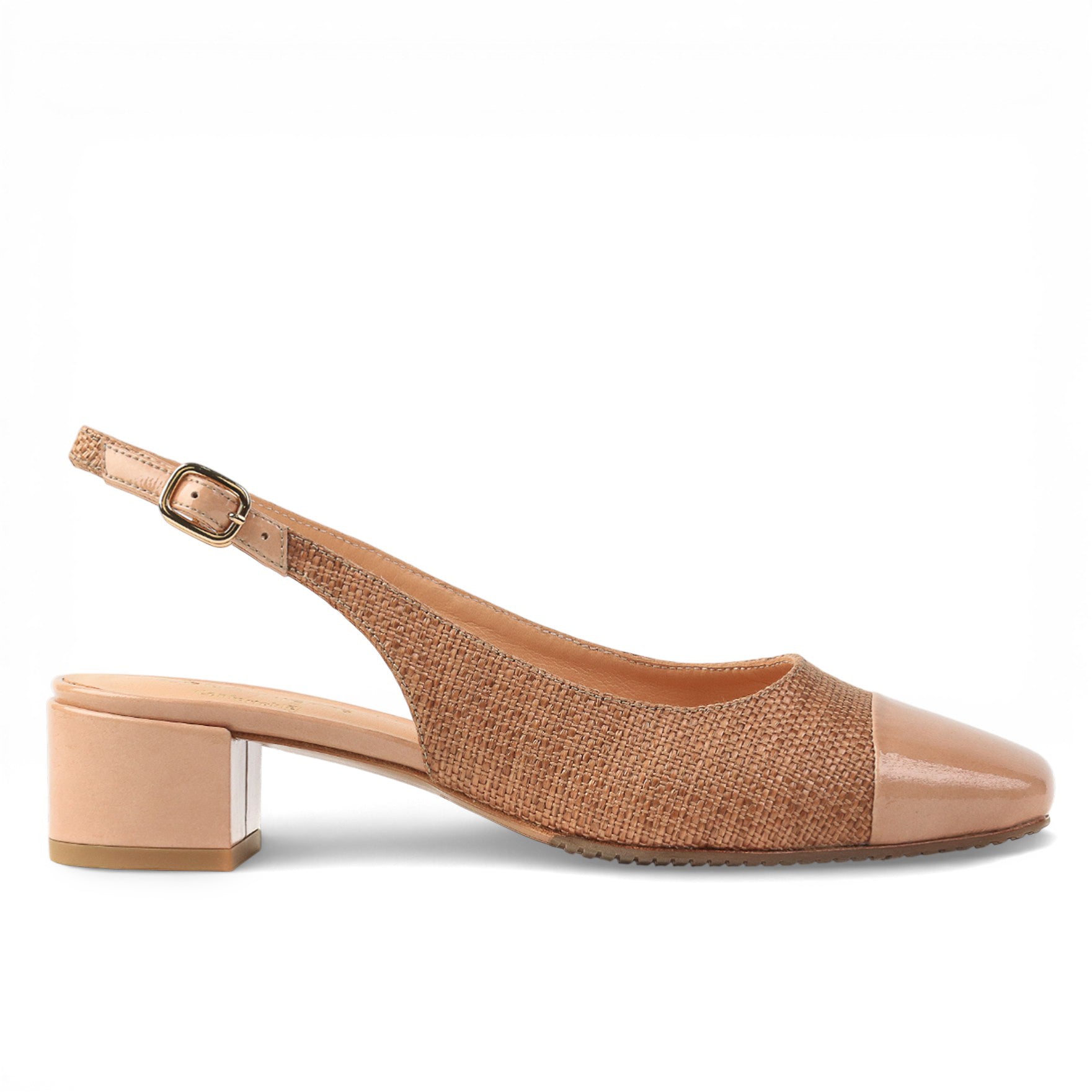 Zapatillas de piel con textil y puntera de charol para dama