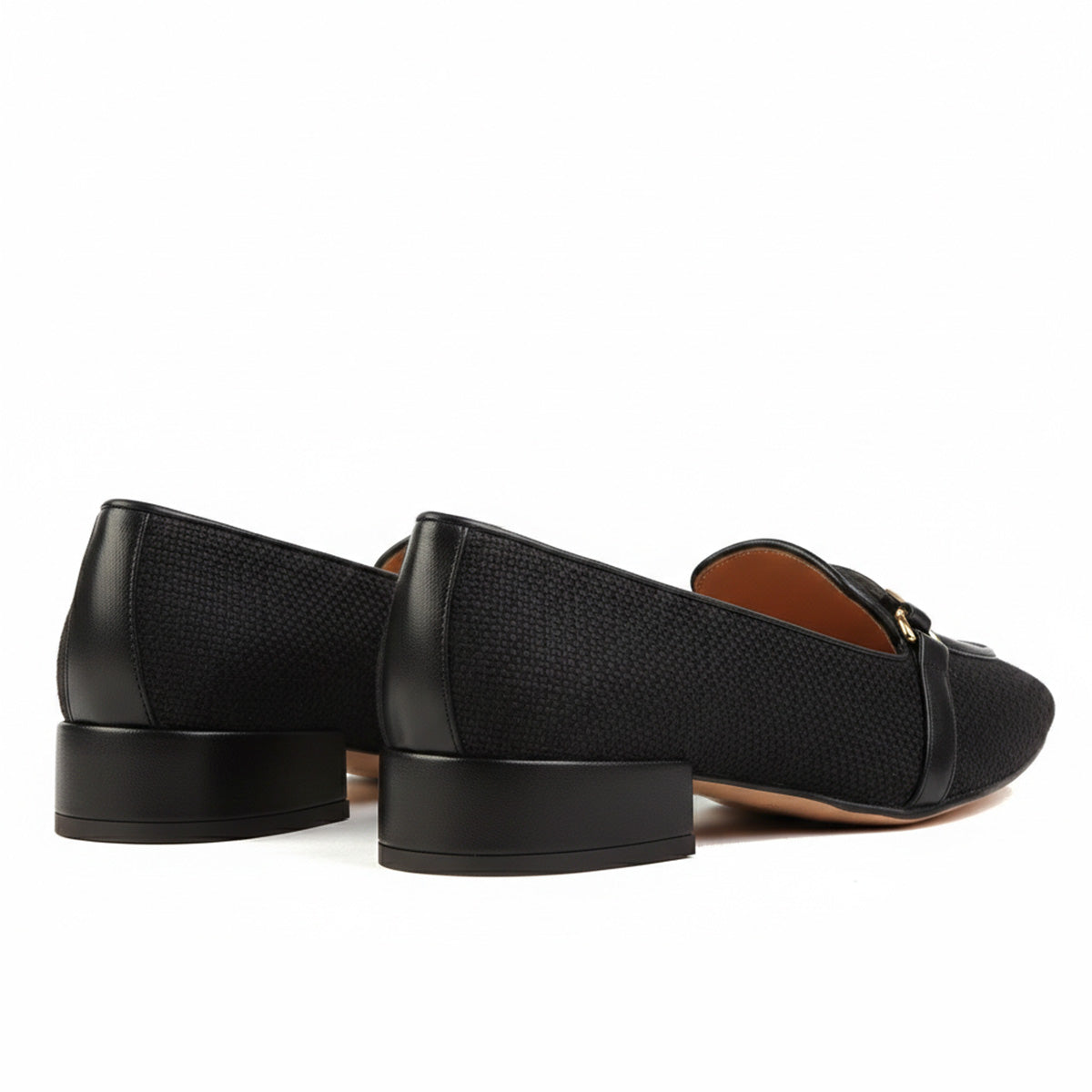 Mocasines confortables de piel y textil con hebilla para dama