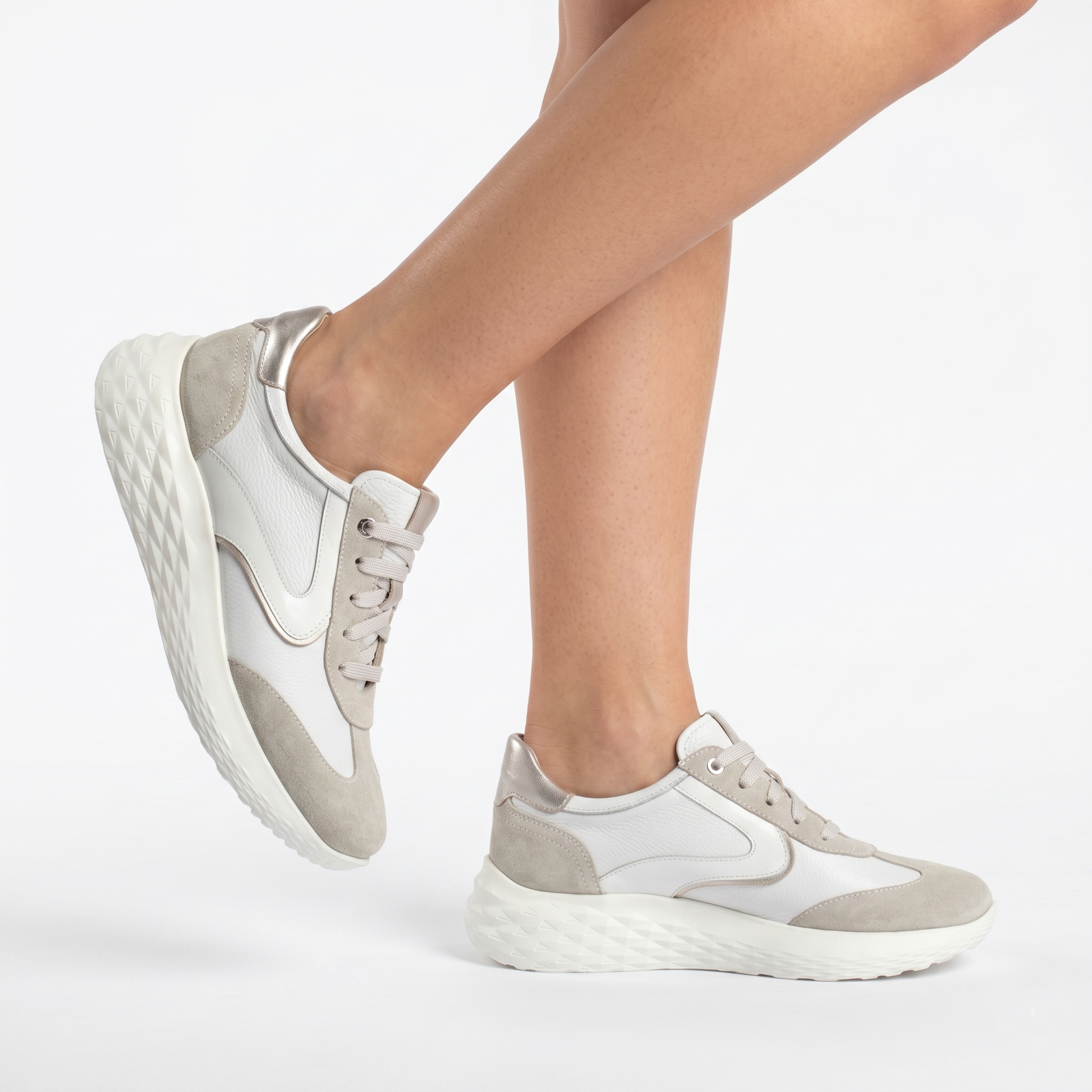 Tenis de piel y gamuza para dama