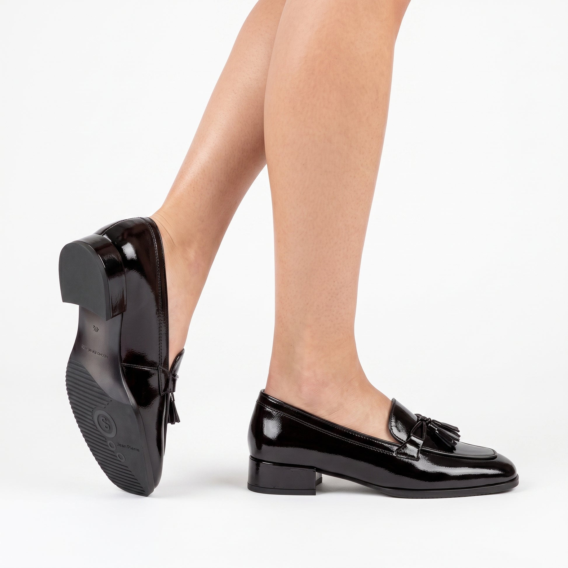 Mocasines de charol confortables con borlas para mujer
