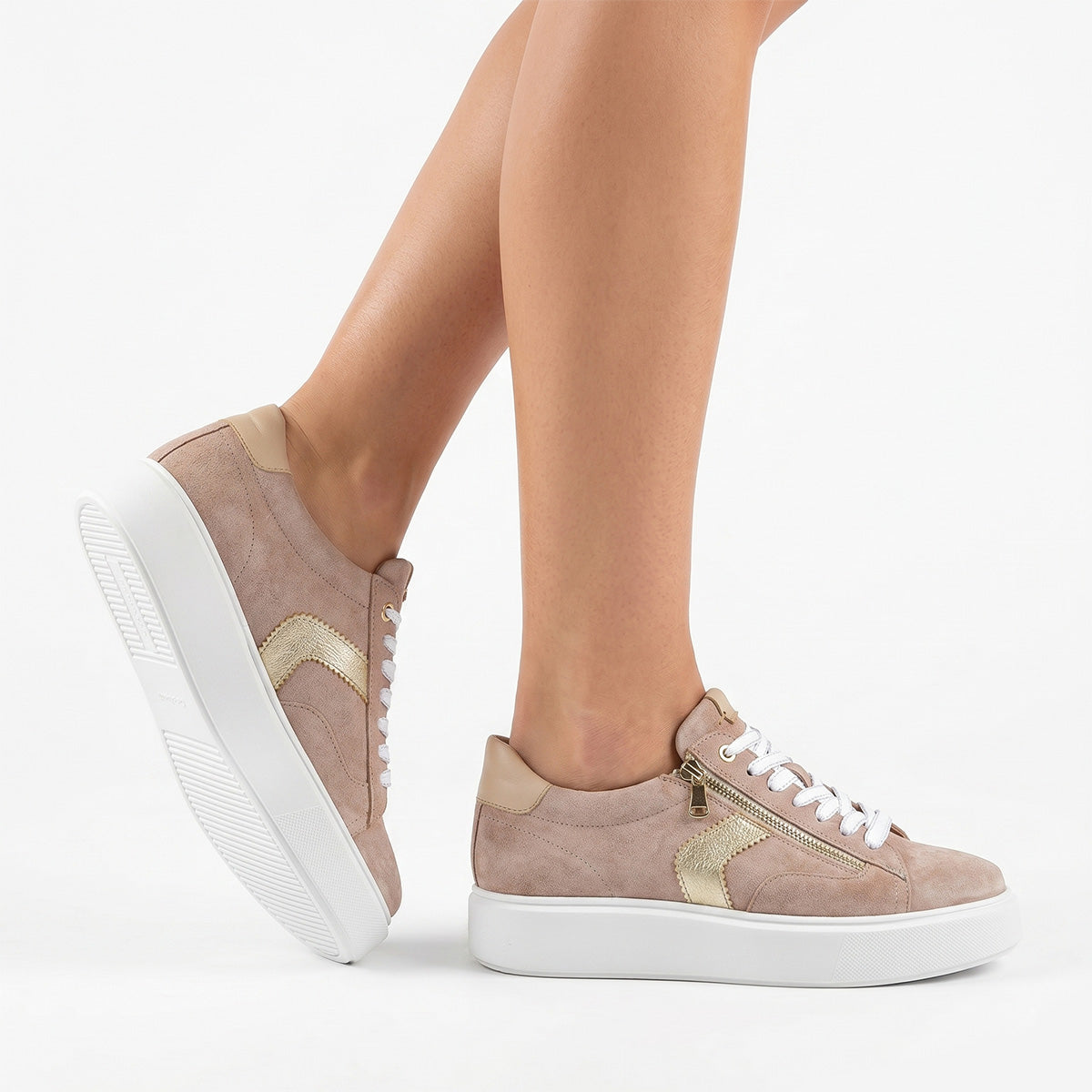 Tenis de gamuza beige para mujer